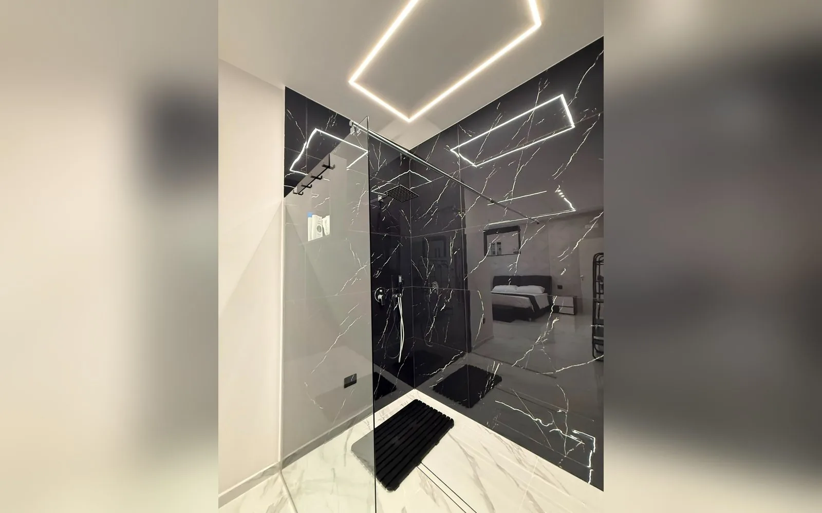Doccia a vista della Black Room