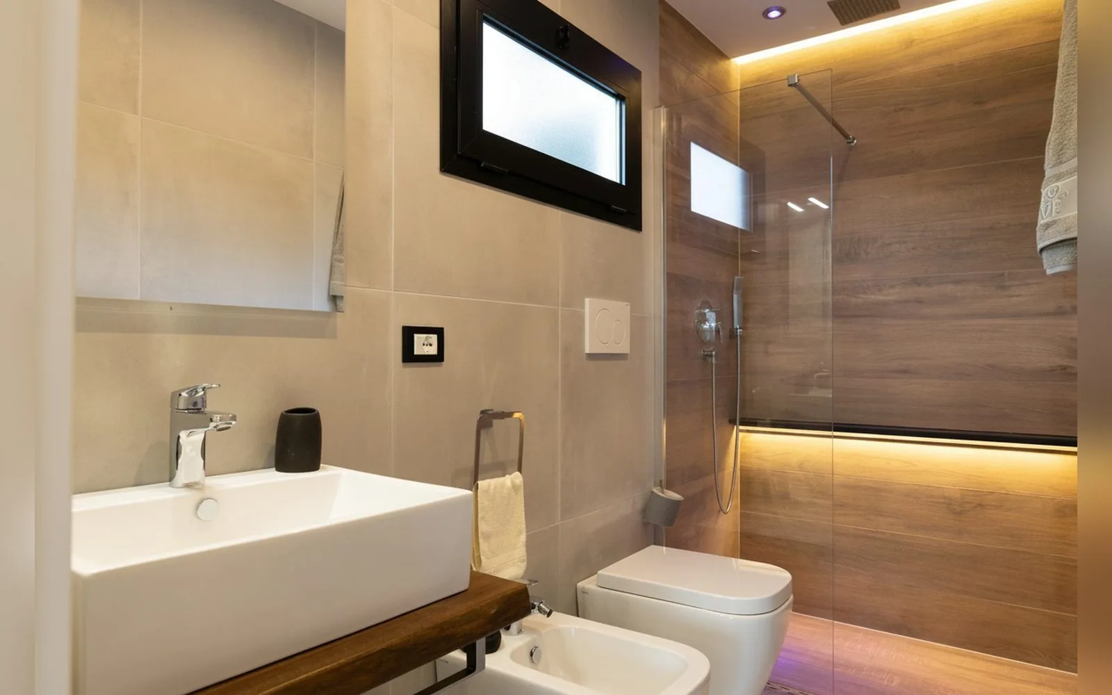 Bagno privato con doccia