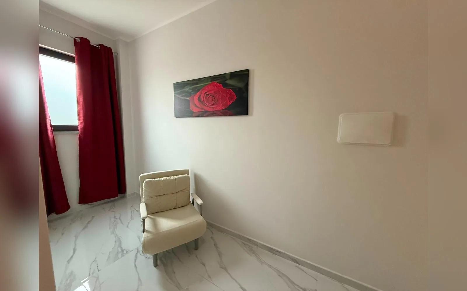Angolo lettura della Red Room