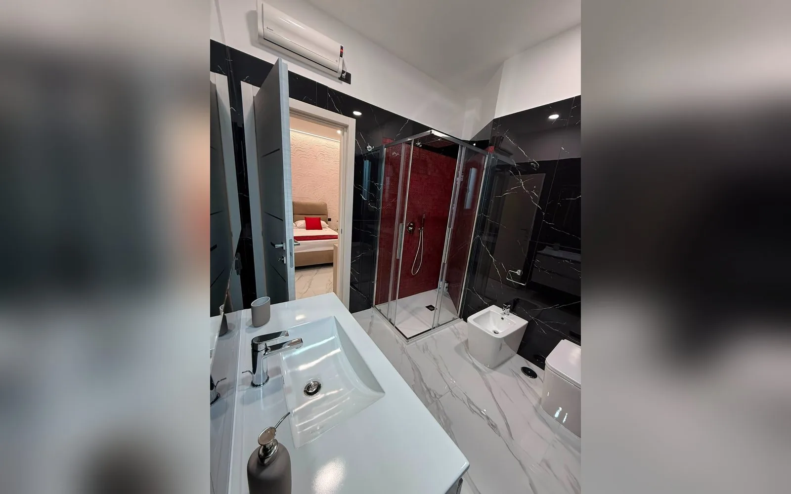 Bagno privato della Red Room